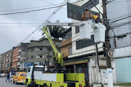 Ribeirão Pires revitaliza sinalização vertical de trânsito