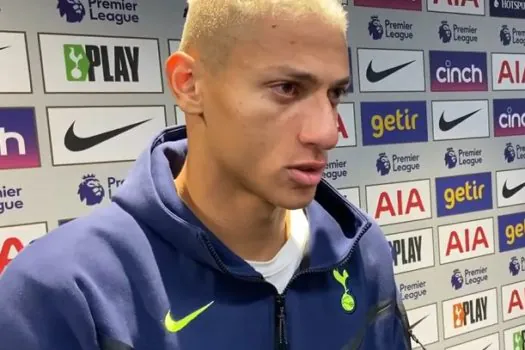 Richarlison pede desculpas a Martinelli após jogo com o Arsenal: ‘Cabeça quente’