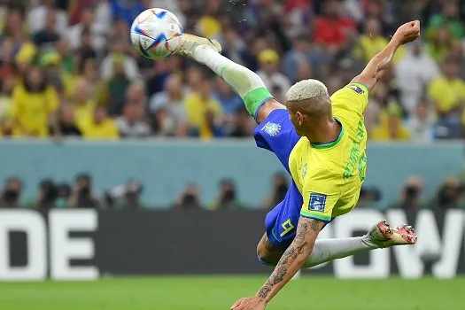 Richarlison decide e Brasil inicia Copa com vitória sobre a Sérvia