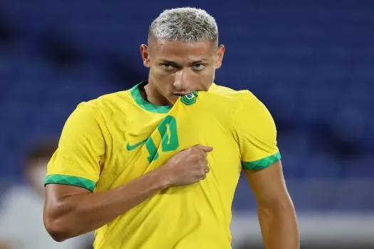 Richarlison sonha com Ancelotti na seleção: ‘Ajudaria muito, brigaríamos por tudo’