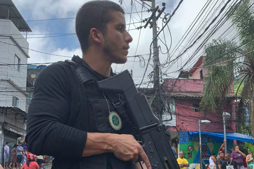 Ricky Tavares interpreta policial no longa “Rocinha, Toda História Tem Dois Lados”