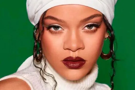 Rihanna dá à luz uma menina, diz site