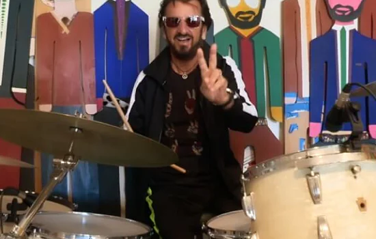 Ringo Starr cancela shows após pegar covid-19