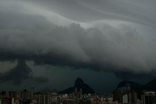 Chuvas colocam Rio em estado de atenção