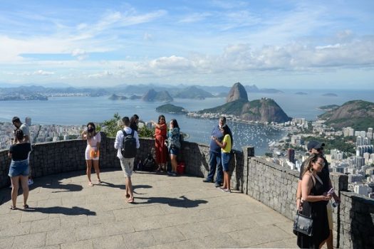 Cidade do Rio tem recorde de calor nesta sexta-feira de carnaval