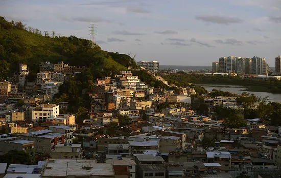 Exploração ilegal de imóveis leva polícia do RJ a combater milícia