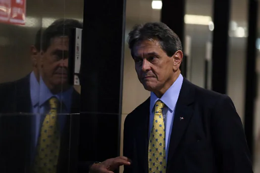 STF determina prisão domiciliar para Roberto Jefferson