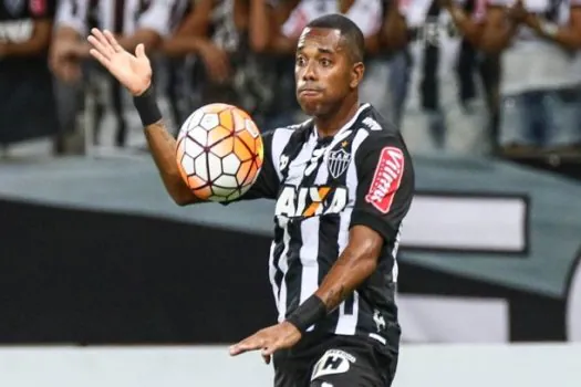 ‘A gente vai dar um soco na cara dela’, diz Robinho em áudio usado em condenação