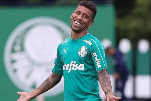 Palmeiras anuncia renovação com Marcos Rocha