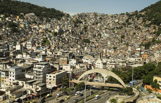 Estudo aponta que milícias dominam 57% da área do Rio