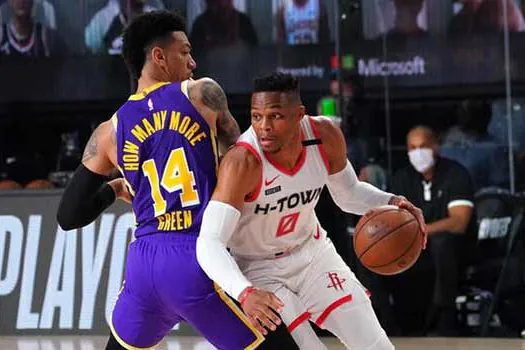 Rockets vencem a primeira contra Los Angeles Lakers