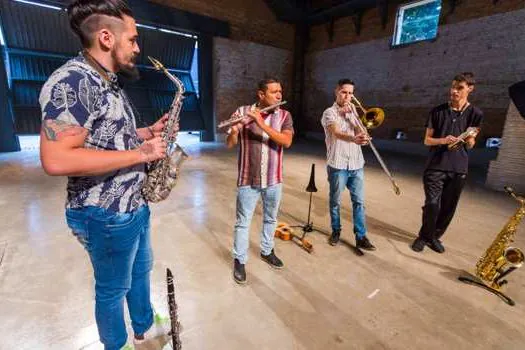 Cine Carlos Gomes recebe Festival Multicultural com roda de choro