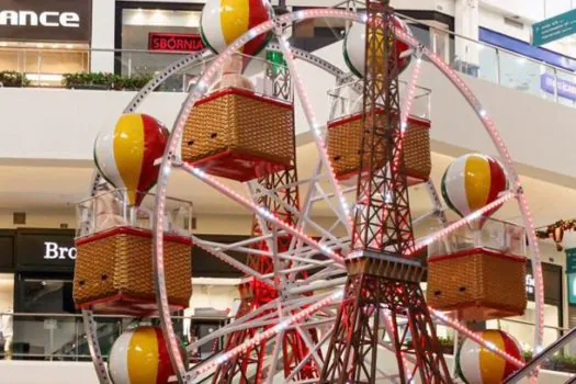 Roda gigante indoor com mais de 10 metros chega ao São Bernardo Plaza Shopping