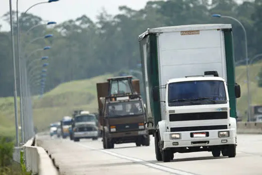 Rodoanel deve receber meio milhão de veículos no feriado