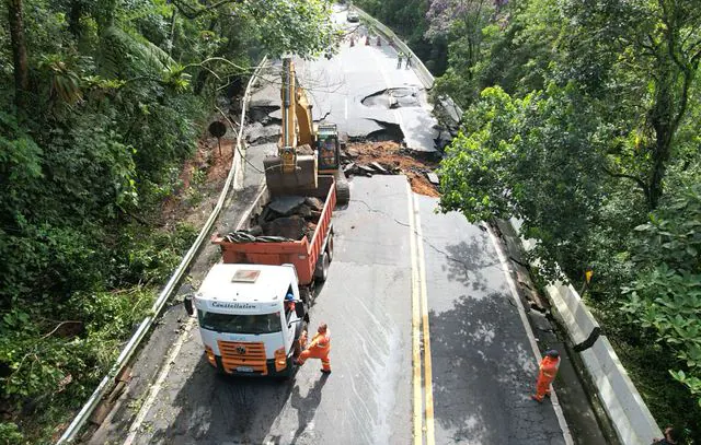 Governo de SP informa sobre situação das chuvas no litoral paulista