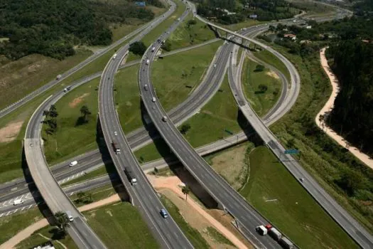 Mais de 1,3 milhão de veículos circularam pelas principais rodovias no Aniversário de SP