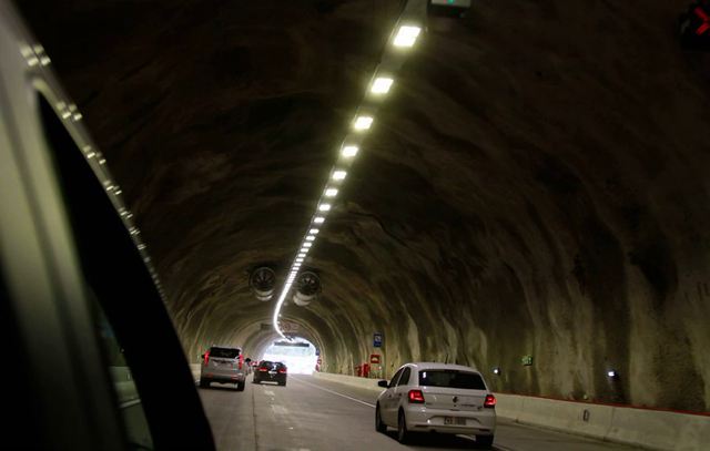 Rodovia dos Tamoios tem operação subida