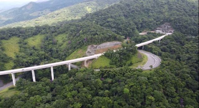 Boletim das Rodovias: Tamoios tem operação especial na serra por alto volume de chuvas