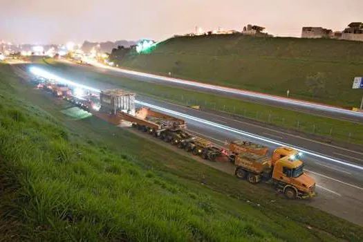 Rodovias paulistas receberam mais de 100 mil transportes de cargas de grande porte