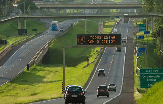 Circulação de veículos em rodovias brasileiras volta a registrar queda em novembro