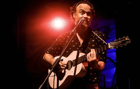 Rodrigo Amarante apresenta seu repertório solo em São Paulo