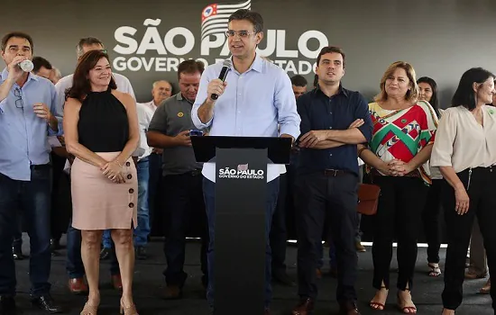 Rodrigo Garcia inaugura creche e acompanha formatura de trabalhadores rurais de Marília