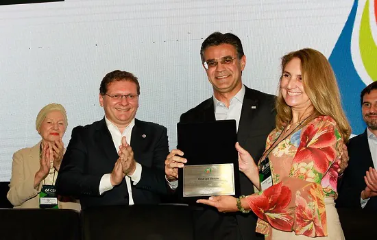 Rodrigo Garcia participa da abertura do 64º Congresso Estadual de Municípios