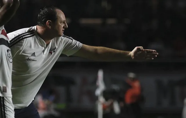 Rogério Ceni exalta elenco do São Paulo