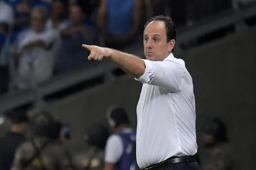 Rogério Ceni se desentende com torcedor do São Paulo em Cuiabá