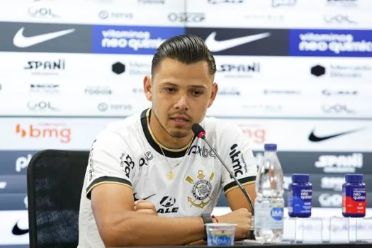 Romero diz que saída do Corinthians foi ‘errada’ e volta com sede de títulos