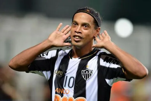 Justiça bloqueia R$ 8,4 milhões do Atlético-MG por dívida com Ronaldinho Gaúcho