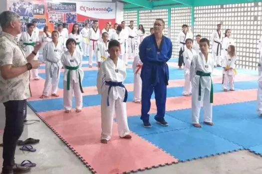 Professor de tae kwon do supera realidade violenta e coloca alunos na seleção brasileira_x000D_