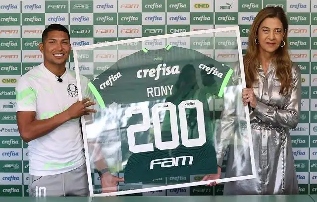 Palmeiras treina com força máxima e Rony é homenageado após completar 200 jogos