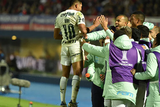 Rony marca dois e Palmeiras derrota Cerro Porteño na Libertadores