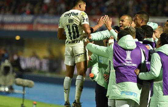 Rony marca dois e Palmeiras derrota Cerro Porteño na Libertadores