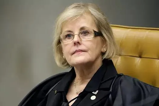 Rosa Weber envia à PGR relatório que isenta Bolsonaro no caso Covaxin