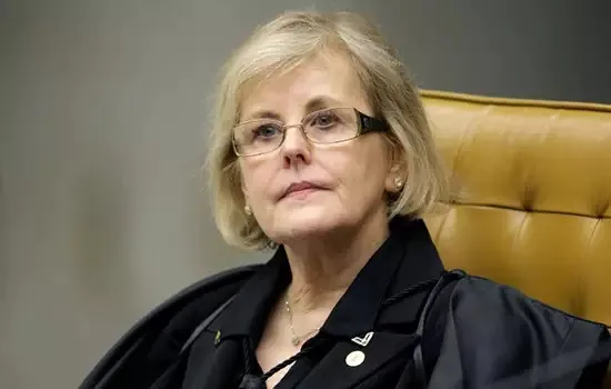 Rosa Weber envia à PGR relatório que isenta Bolsonaro no caso Covaxin