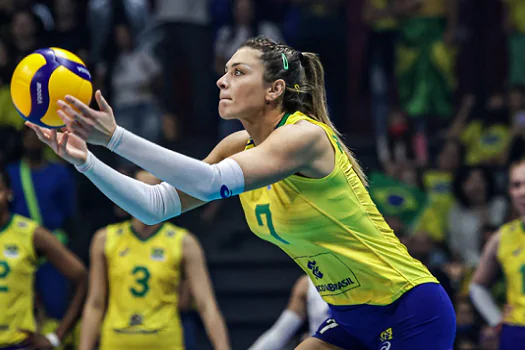 Rosamaria aponta evolução da seleção de vôlei durante a disputa do Mundial