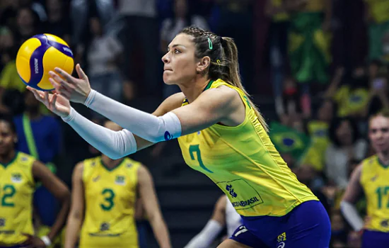 Rosamaria aponta evolução da seleção de vôlei durante a disputa do Mundial