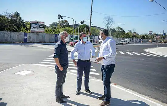 Prefeitura de São Bernardo inaugura rotatória na Estrada Samuel Aizemberg