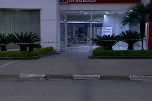 Quadrilha invade banco e tenta explodir cofre em Mairiporã