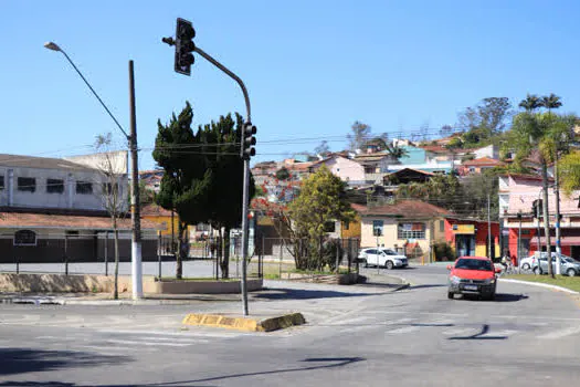 Ribeirão Pires realiza intervenção na Avenida Prefeito Valdírio Prisco