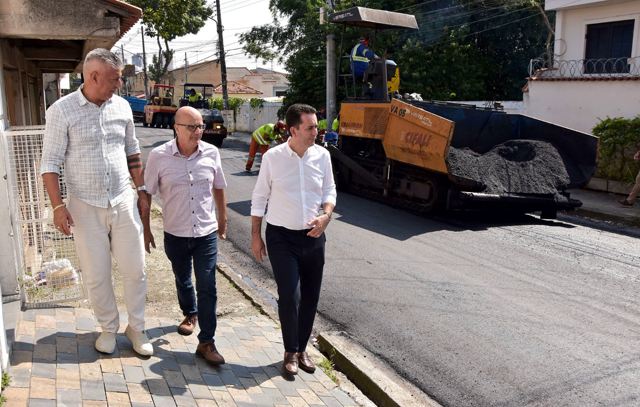 Vila Lucinda e Jardim Santo Antônio recebem obras do programa Rua Nova