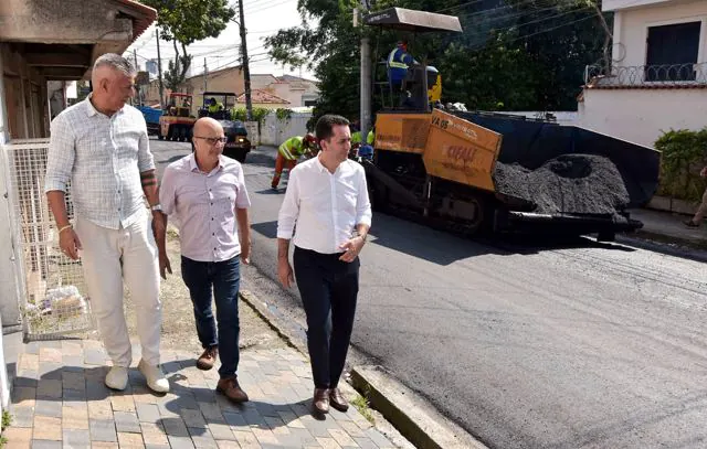 Vila Lucinda e Jardim Santo Antônio recebem obras do programa Rua Nova