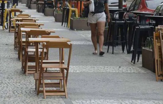 SP isenta bares e restaurantes da cobrança de TPU para mesas e cadeiras nas calçadas