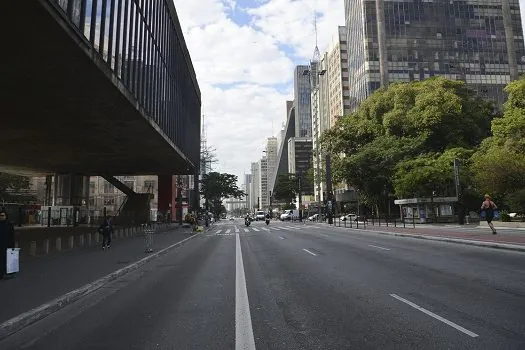 Previsão do tempo: Amanhecer com céu encoberto na capital paulista