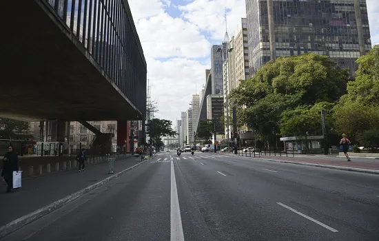 Previsão do tempo: Amanhecer com tempo abafado em SP