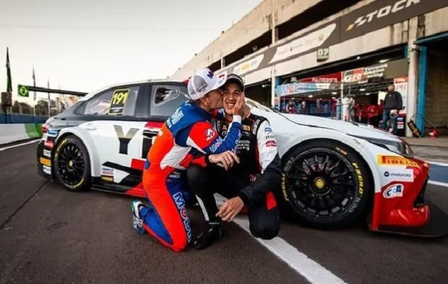 Rubinho e filho Dudu Barrichello largam lado a lado na etapa de Cascavel da Stock Car