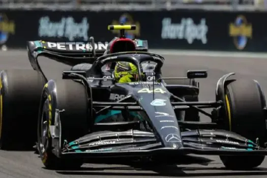 Mercedes surpreende no final e faz dobradinha com Russell e Hamilton no 1º treino em Miami