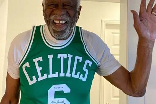 NBA aposenta número 6 em todas as equipes como homenagem a Bill Russell